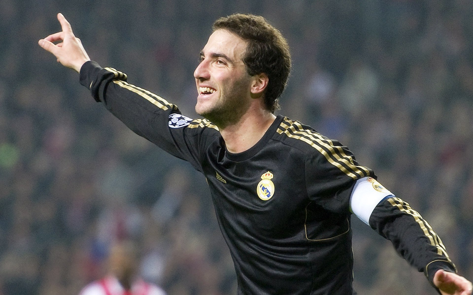 “油菜花田摄影跑” 花开时节人比花娇