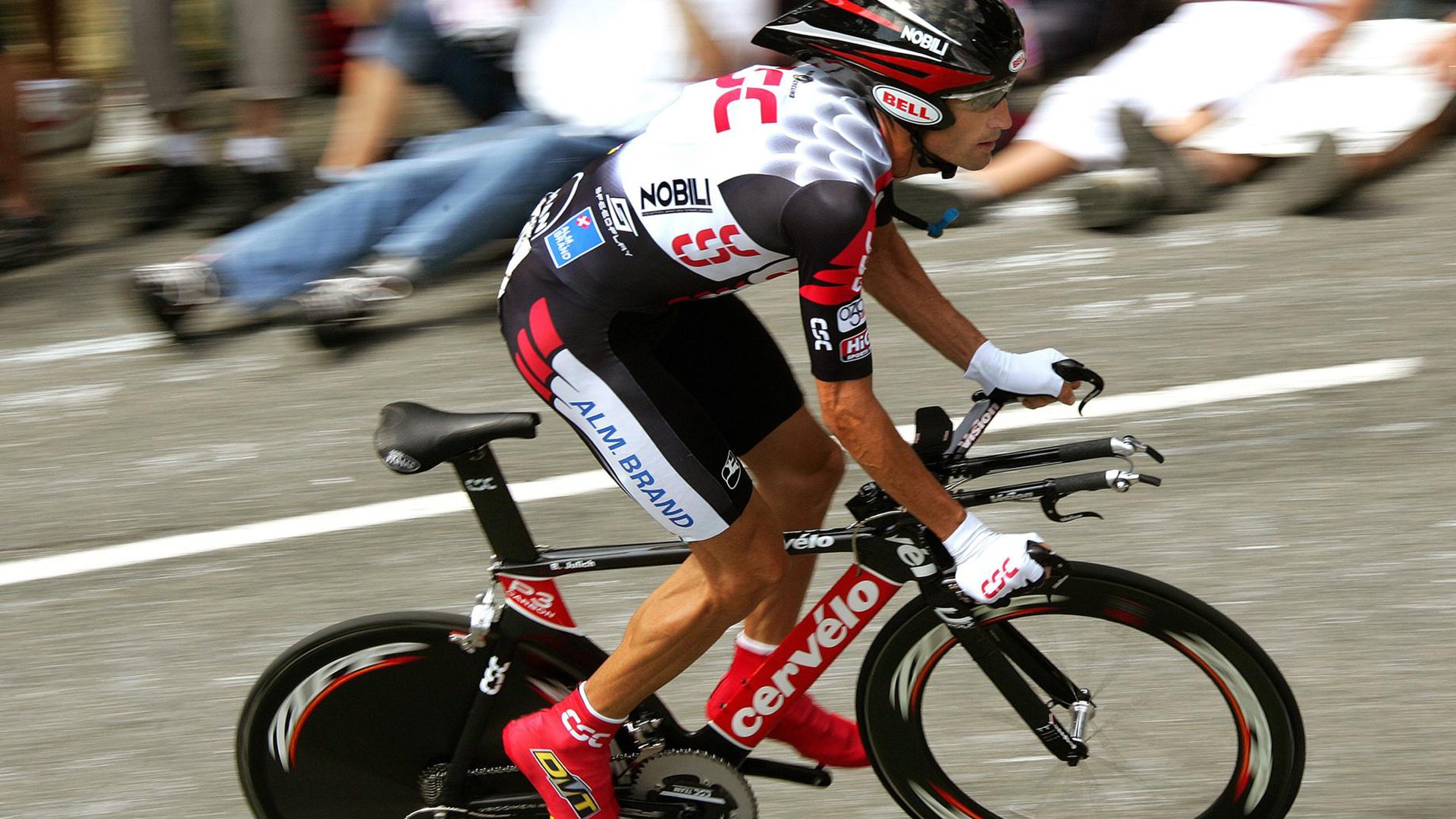 “油菜花田摄影跑” 花开时节人比花娇